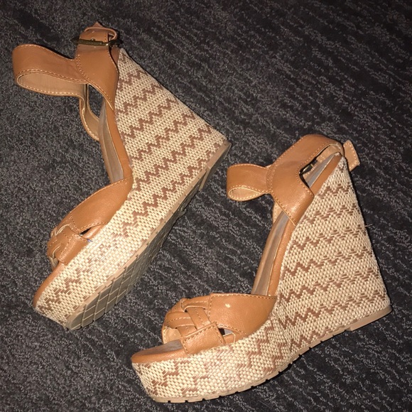 Black Poppy Shoes - Chevron Wedges